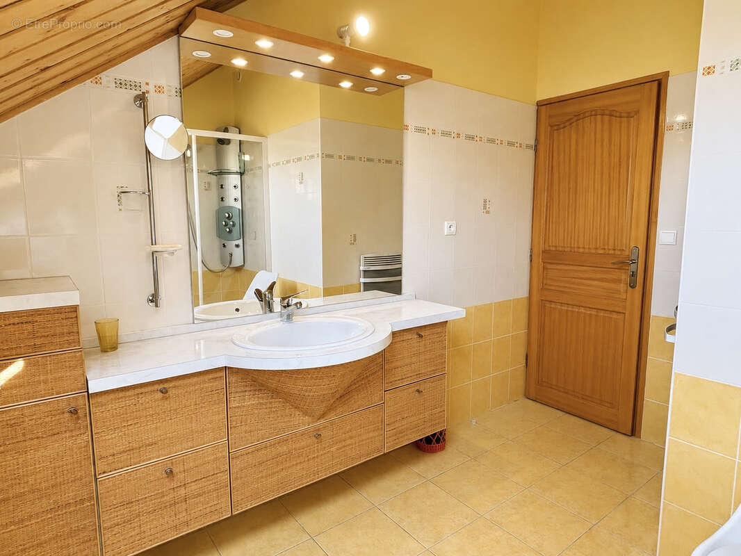 Coquette maison proche du centre village - photo 12