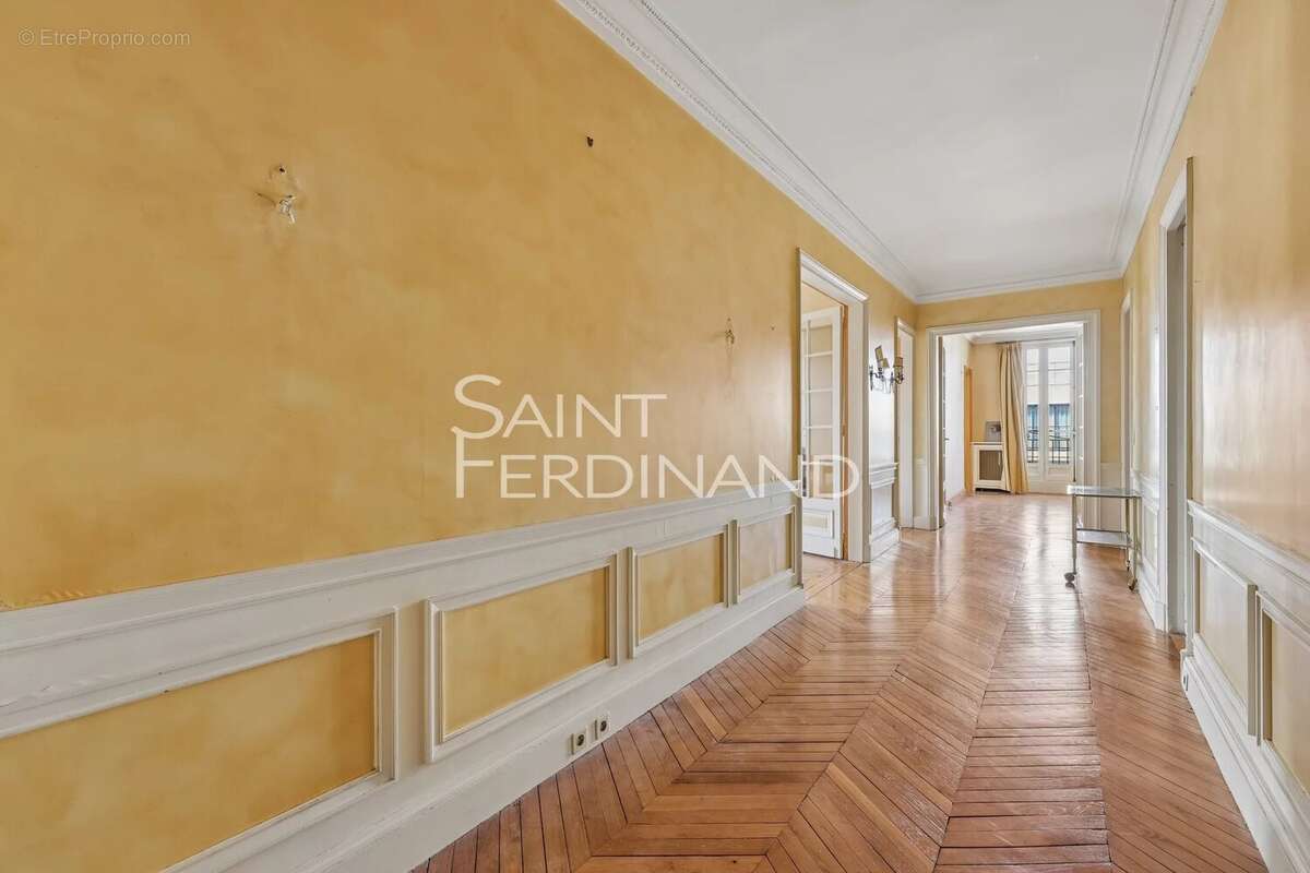 Appartement à NEUILLY-SUR-SEINE