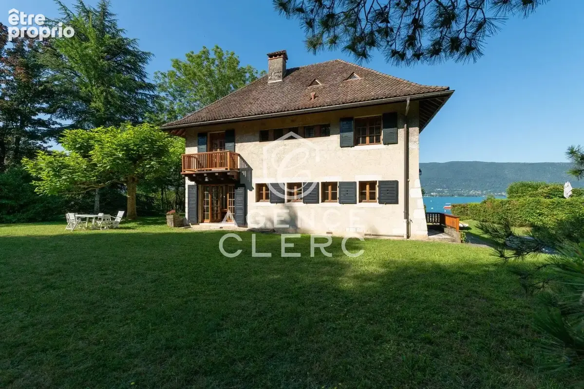Menthon St Bernard, propriété d'architecte face au lac - photo 9