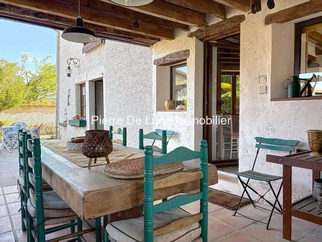 Maison de caractère avec piscine proche de Pérouges - photo 8