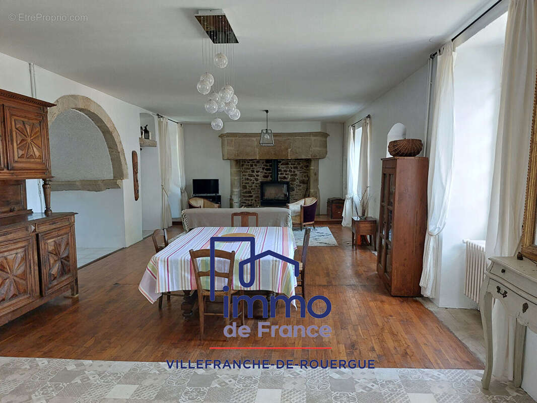 Maison du 17°, 184 m2 hab. avec garage et terrain clos - photo 3