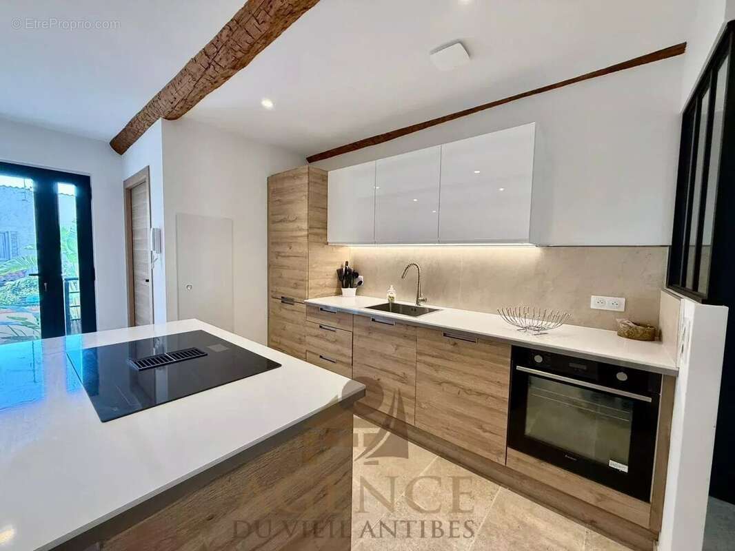 Vieil Antibes REZ-DE-JARDIN 107m2 - photo 9