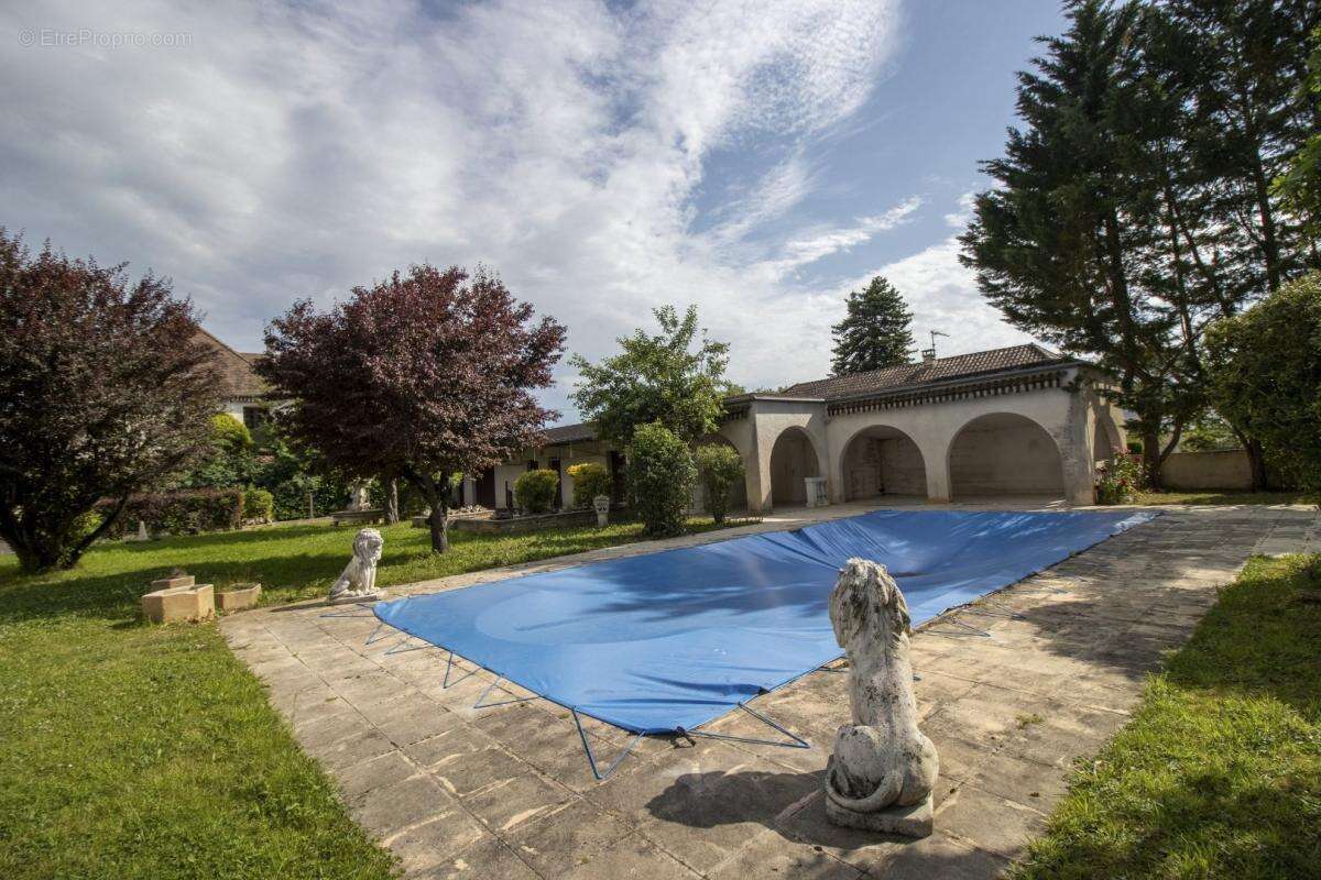 Maison à TERRASSON-LAVILLEDIEU