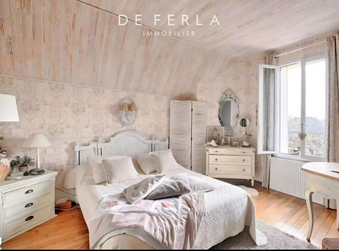 Maison à SAINT-MAUR-DES-FOSSES