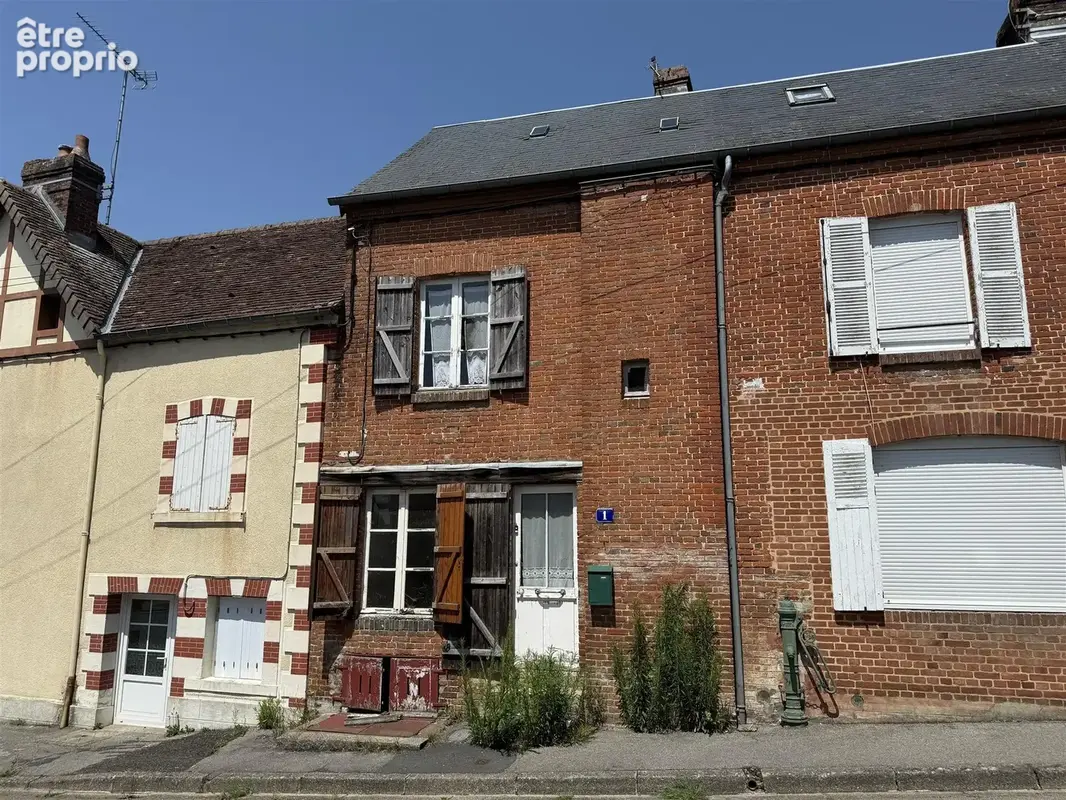 À 2H DE PARIS, 25MIN D ARGENTAN, 25 MIN DE L'AIGLE Au cœur d’un charmant bourg avec tous commerces, découvrez - photo 5