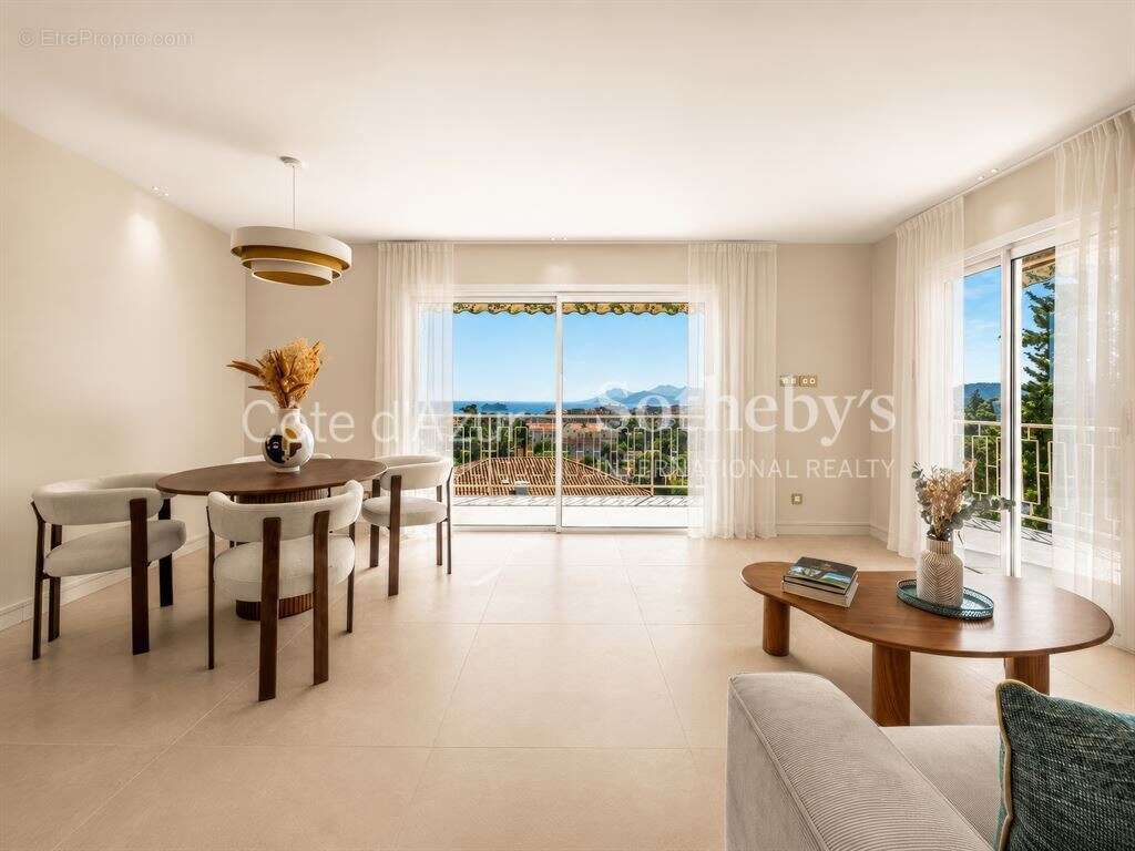 Cannes Oxford : Appartement vue mer 86 m² avec terrasse, résidence recherchée proche Estérel - photo 2