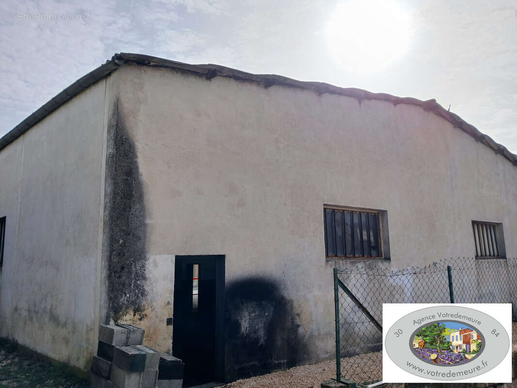 Commerce à SALINDRES