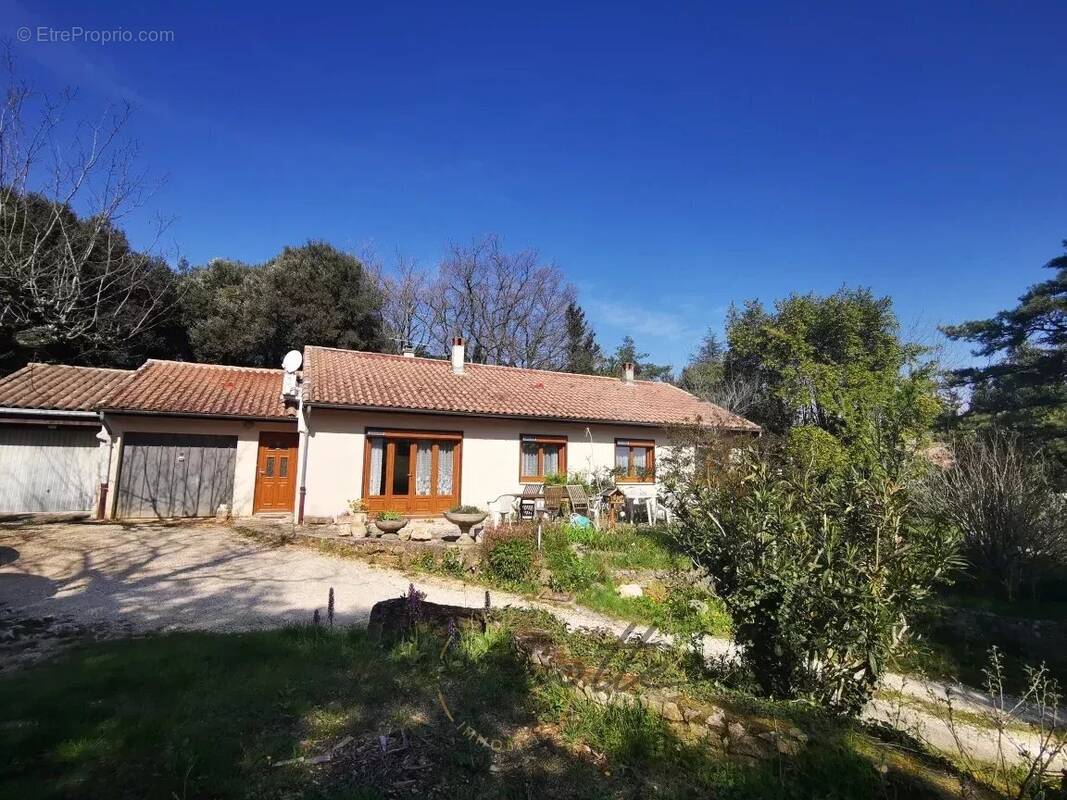 Maison à MALATAVERNE