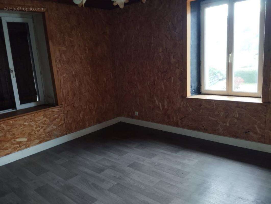 Maison à RUPT-SUR-MOSELLE