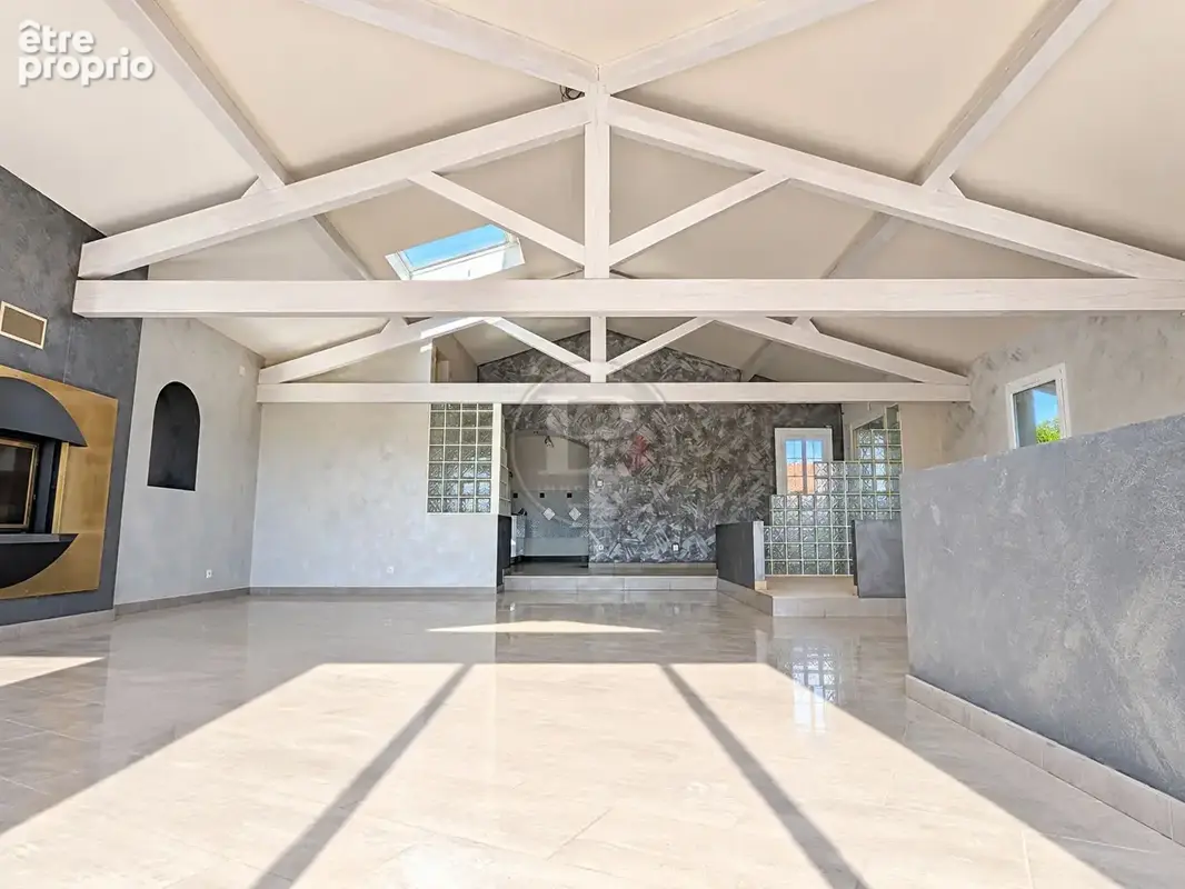 Maison 158 m² - Terrain 934 m² - Vue dégagée - Genilac - photo 2