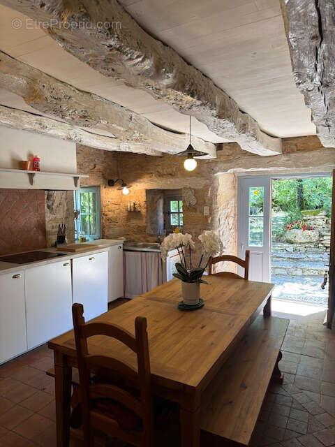 Maison Quercynoise de caractère en TBE sur 2024m2 de terrain boisé - photo 8