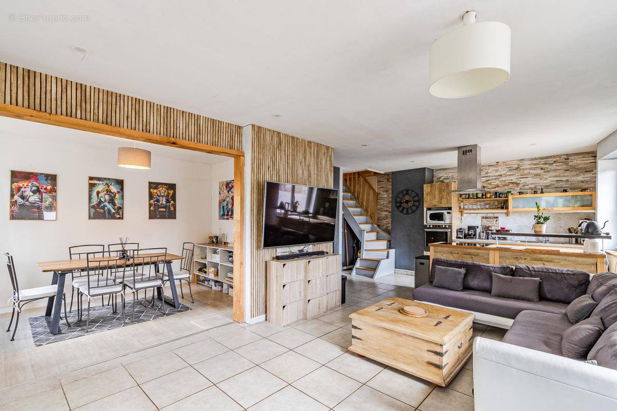 Appartement à CIVRIEUX-D'AZERGUES