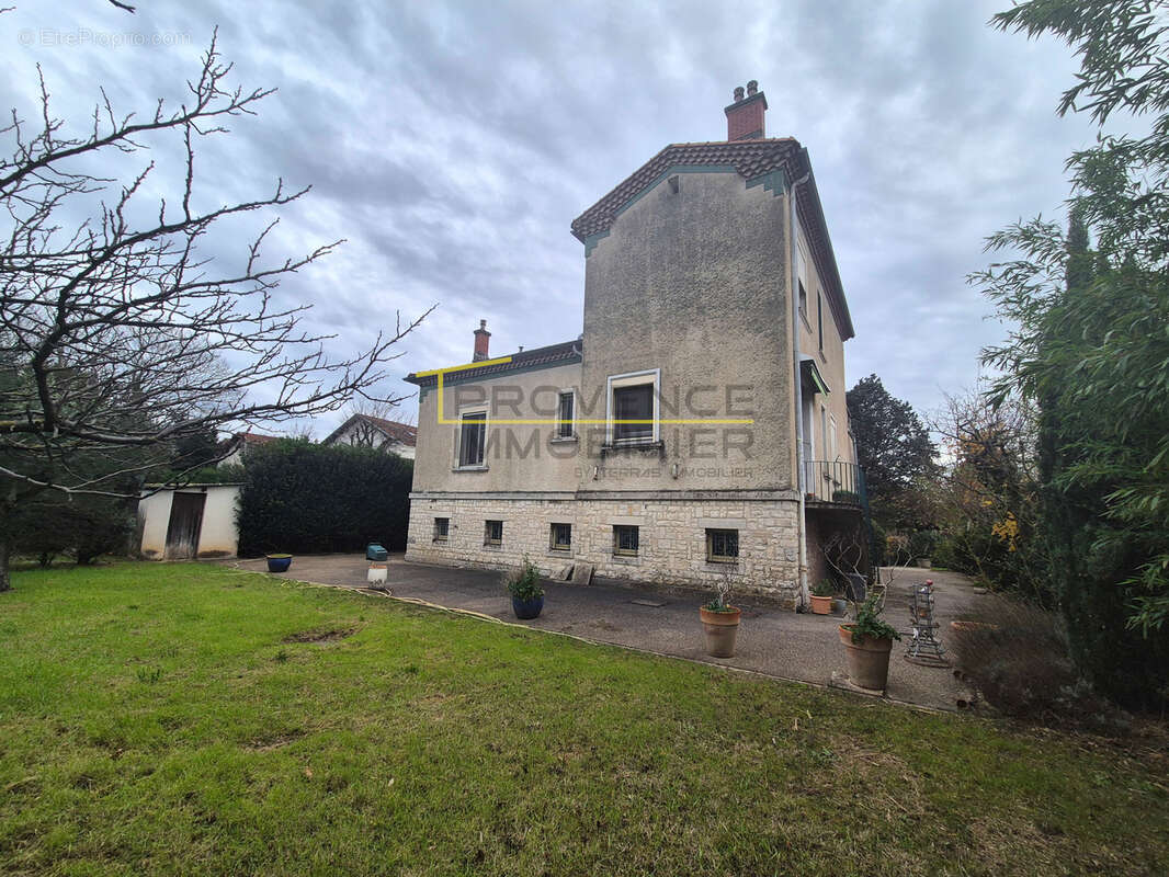 Maison à MONTELIMAR