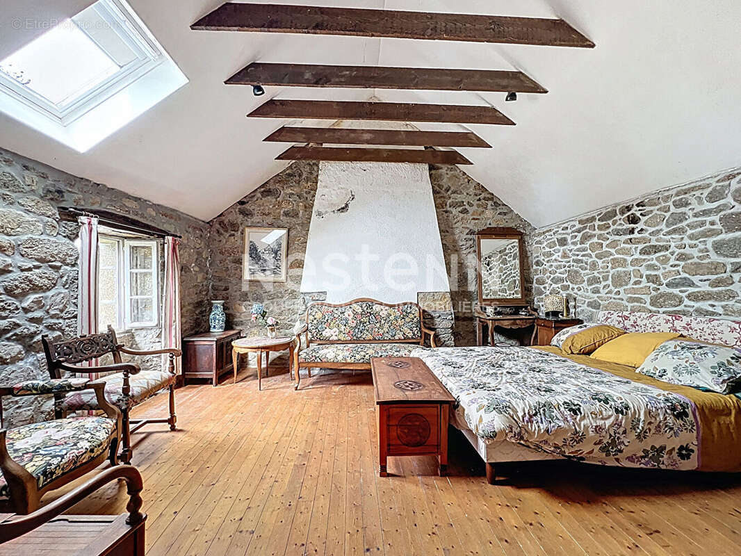 Maison à LAMPAUL-PLOUARZEL