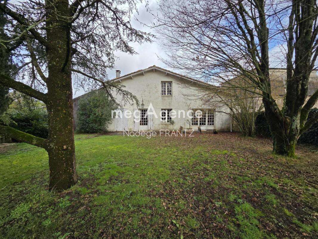Maison à SAINT-DENIS-DU-PIN