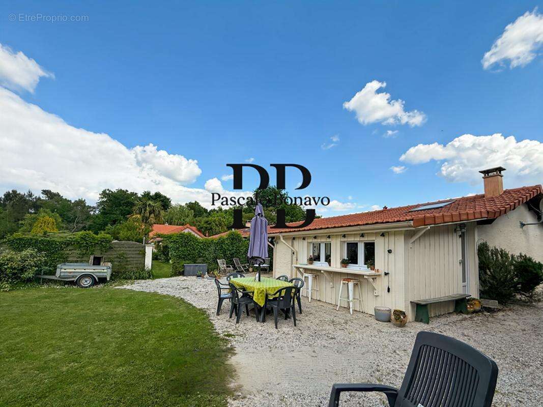 Maison à VENDAYS-MONTALIVET