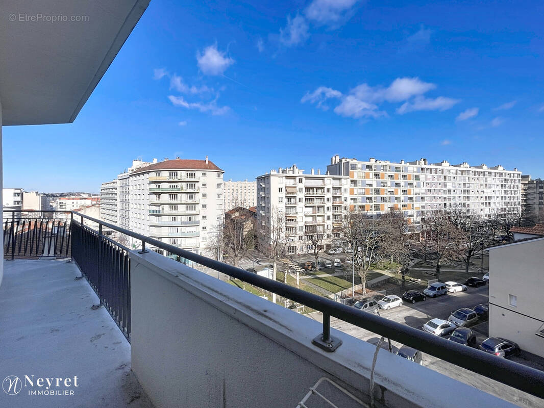 Appartement à SAINT-ETIENNE