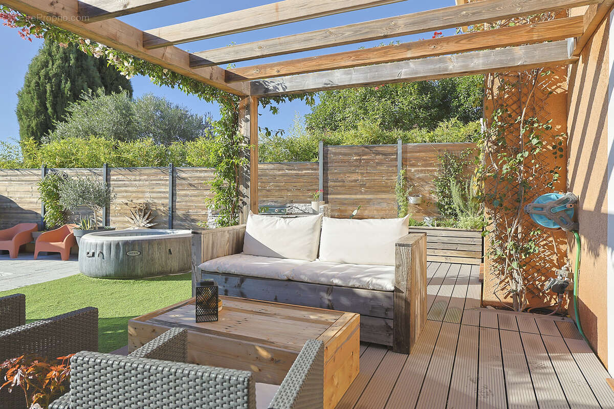 Maison à PUGET-VILLE