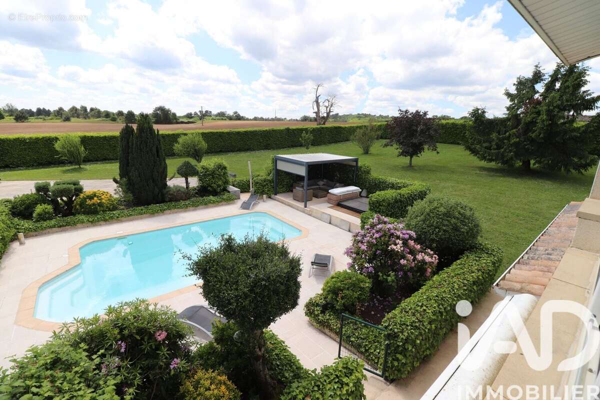 Maison 164 m² à Orignolles  - photo 6