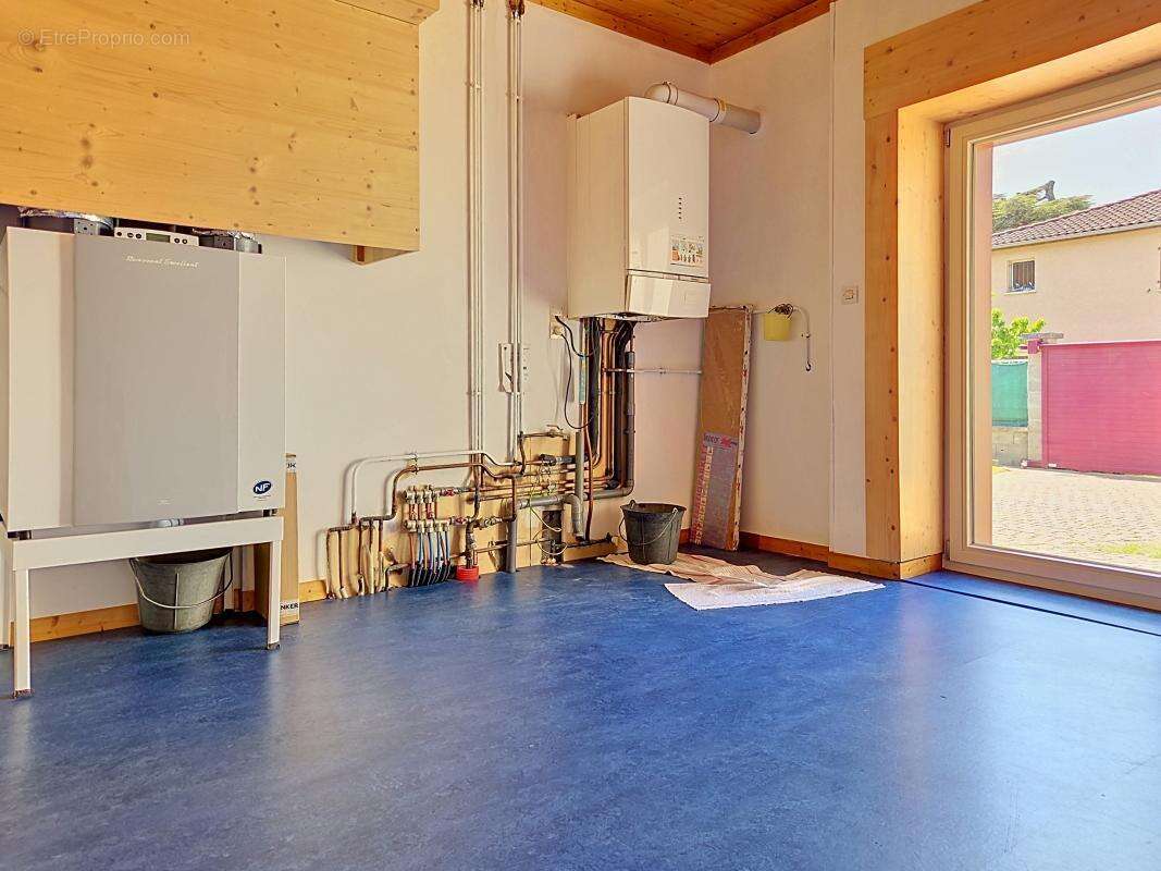 Maison - 4 Chambres - Buanderie - Jardin - Garage - Carport - photo 19