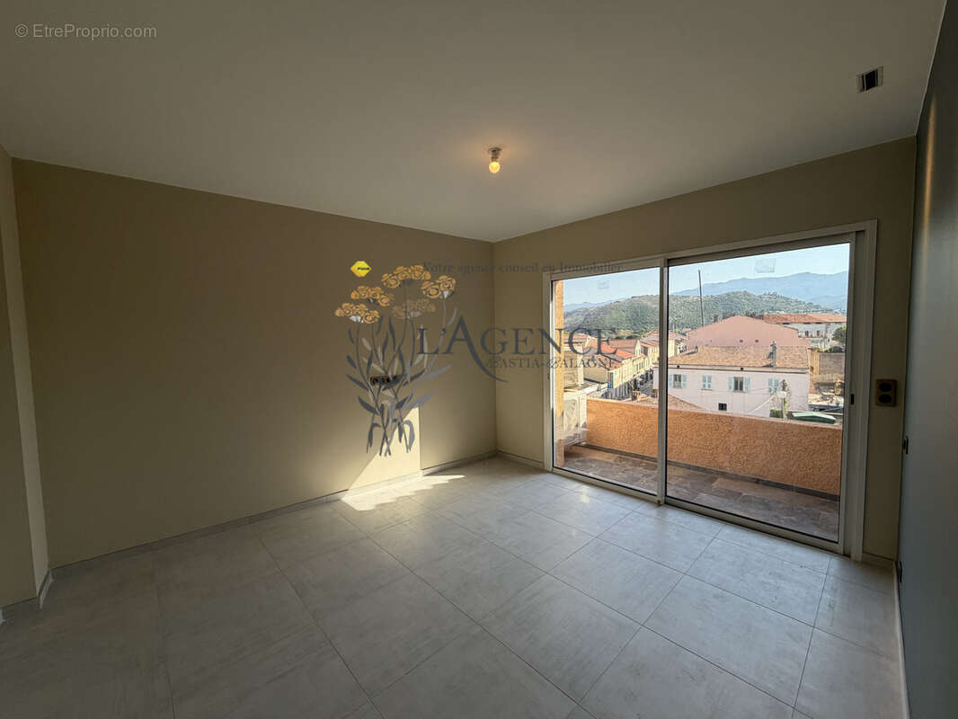 Appartement t3 avec terrasse   saint-florent - photo 6