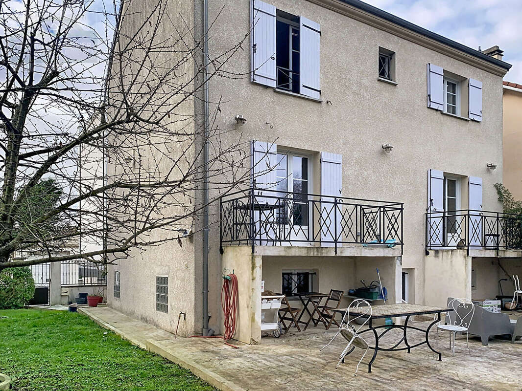 Maison à SAINT-MAUR-DES-FOSSES