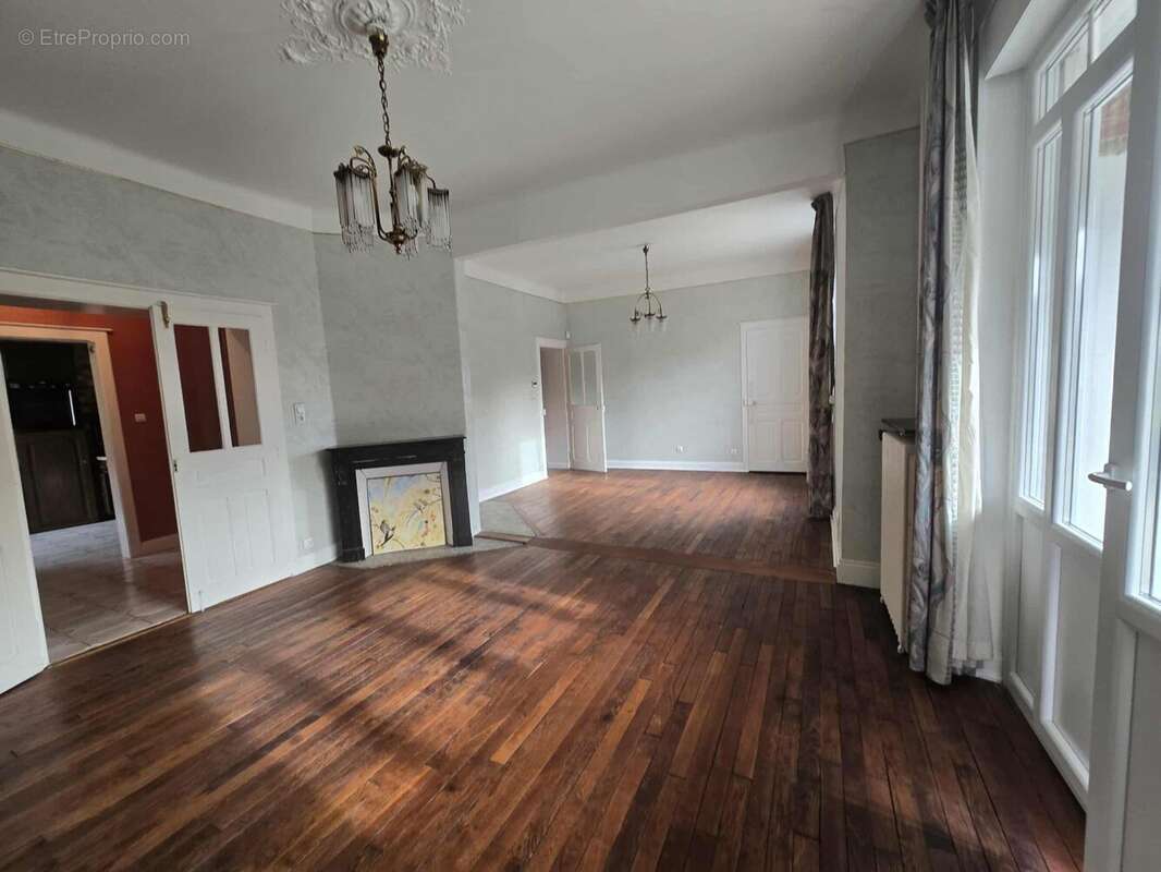 Maison à THIAUCOURT-REGNIEVILLE