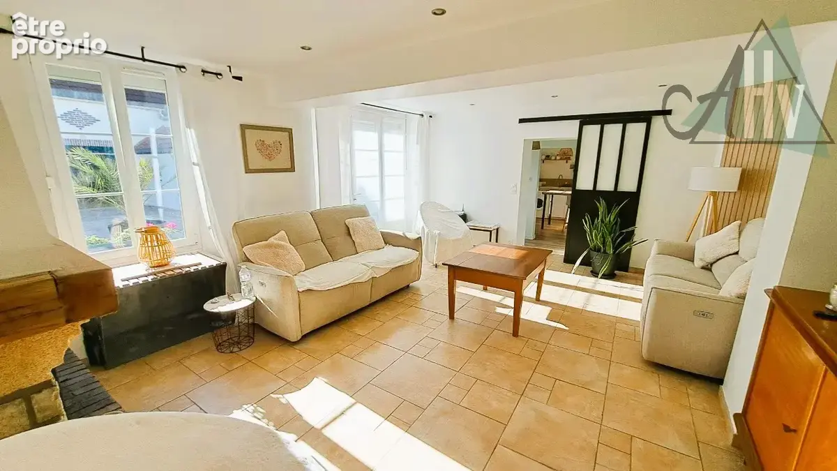 PONT SUR YONNE (89) - Belle maison de charme avec 3 chambres, piscine chauffée et grange - photo 7