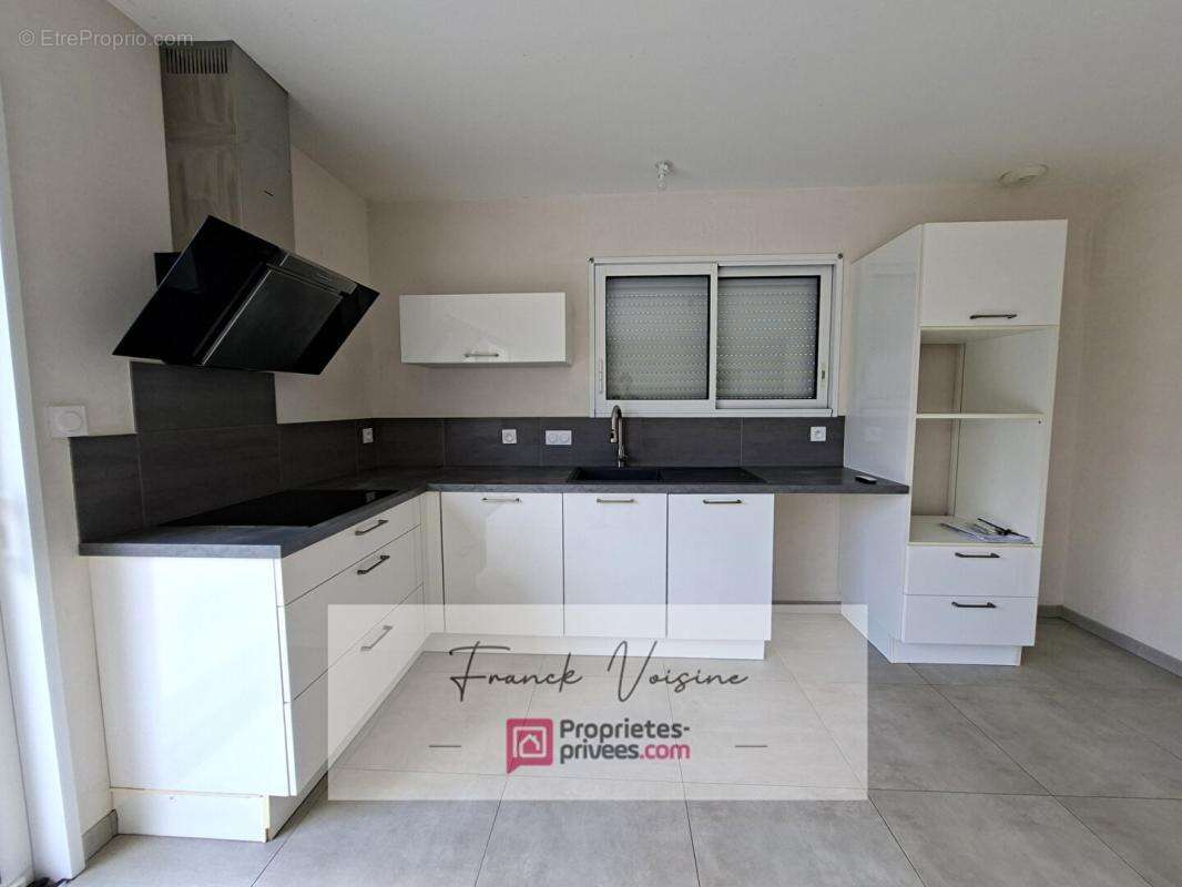 A VENDRE aux Herbiers, Maison de 84 m2 env avec 3 chambres sur une parcelle de 410 m2 - photo 6