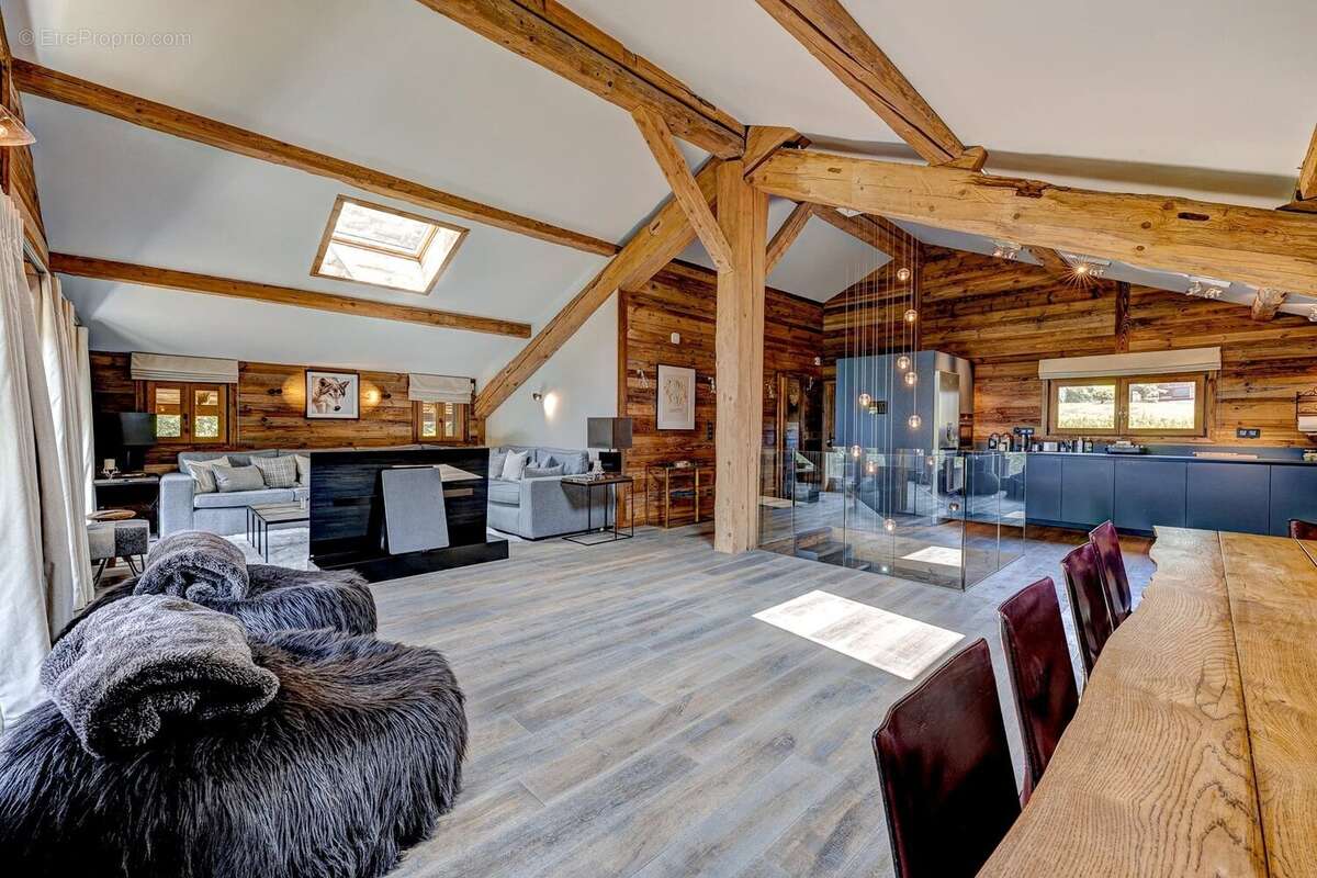 Maison à ARACHES-LA-FRASSE