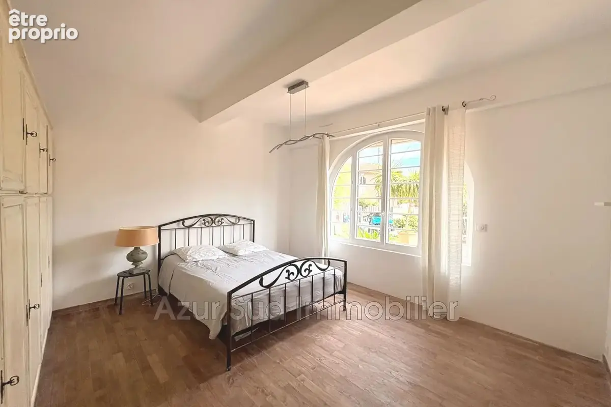 Maison 71 m² à Antibes  - photo 4