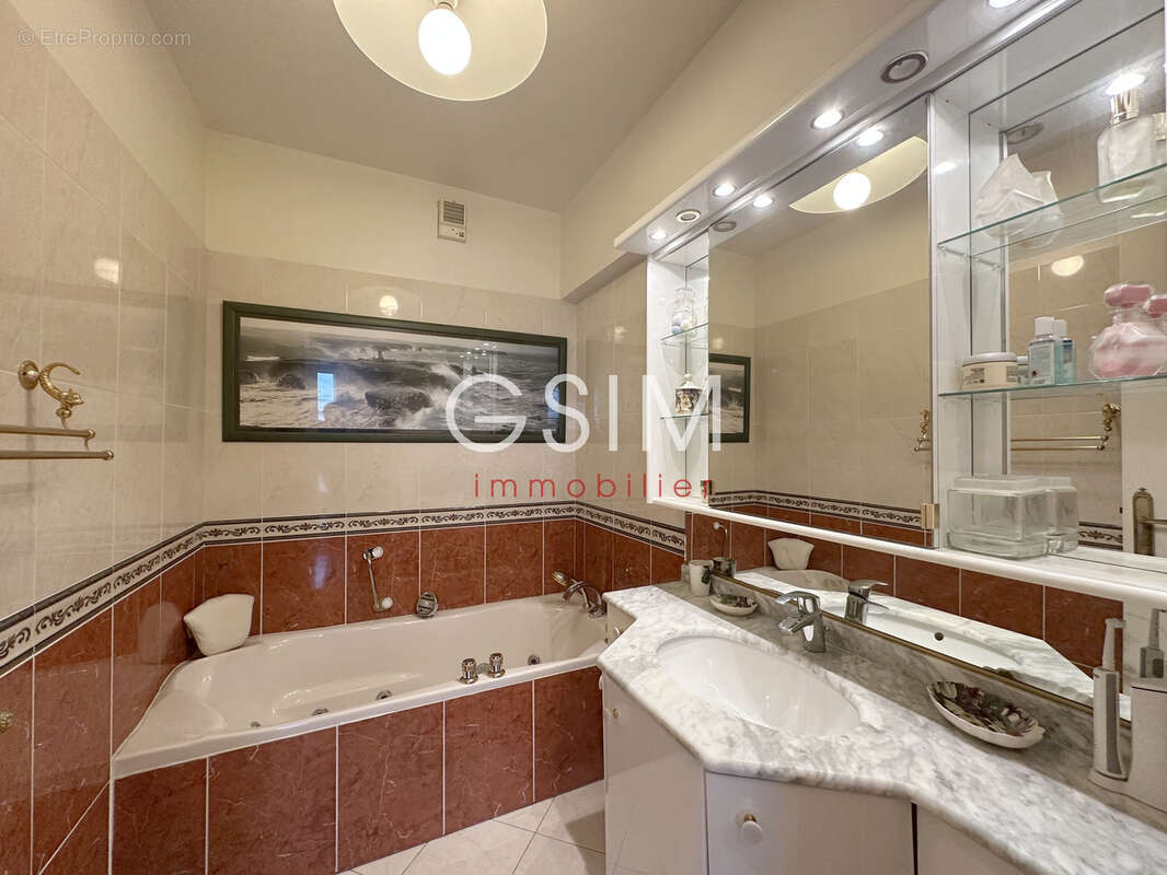 Appartement à VILLE-D'AVRAY