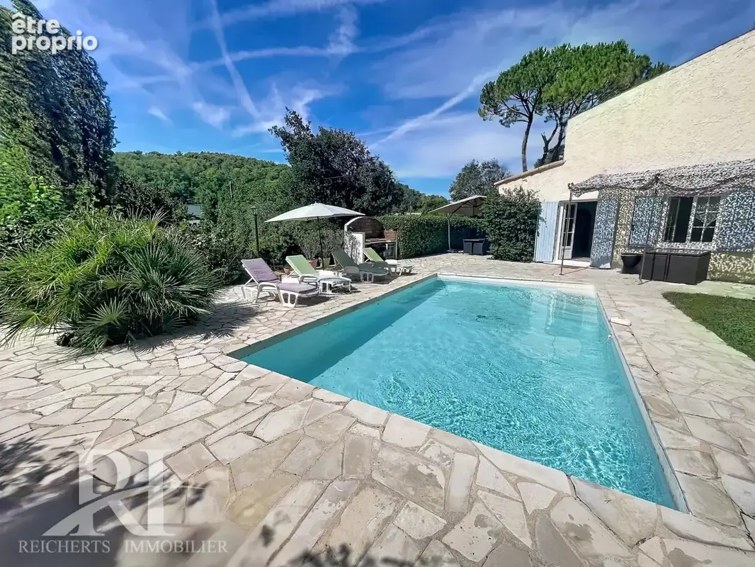 Maison à VALBONNE