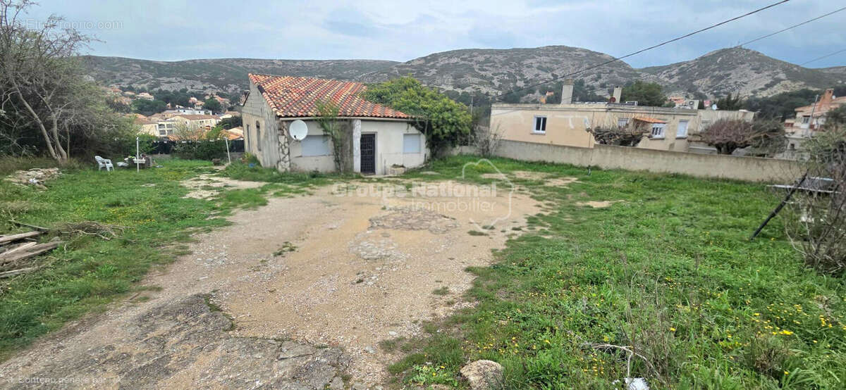 LE ROVE! Maison avec travaux de type 3/4 de 74 m²  sur 572 m² de terrain - photo 4