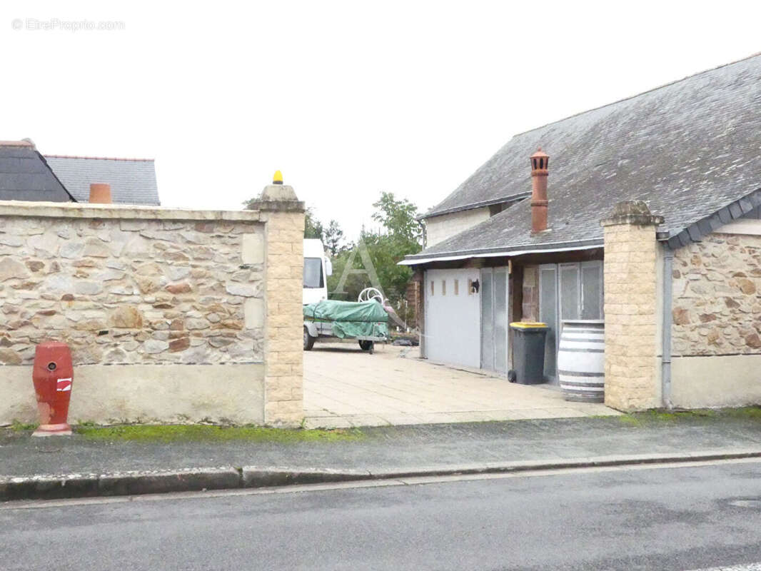 Maison à LA MENITRE