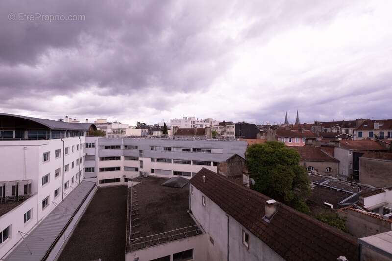 Commerce à PAU