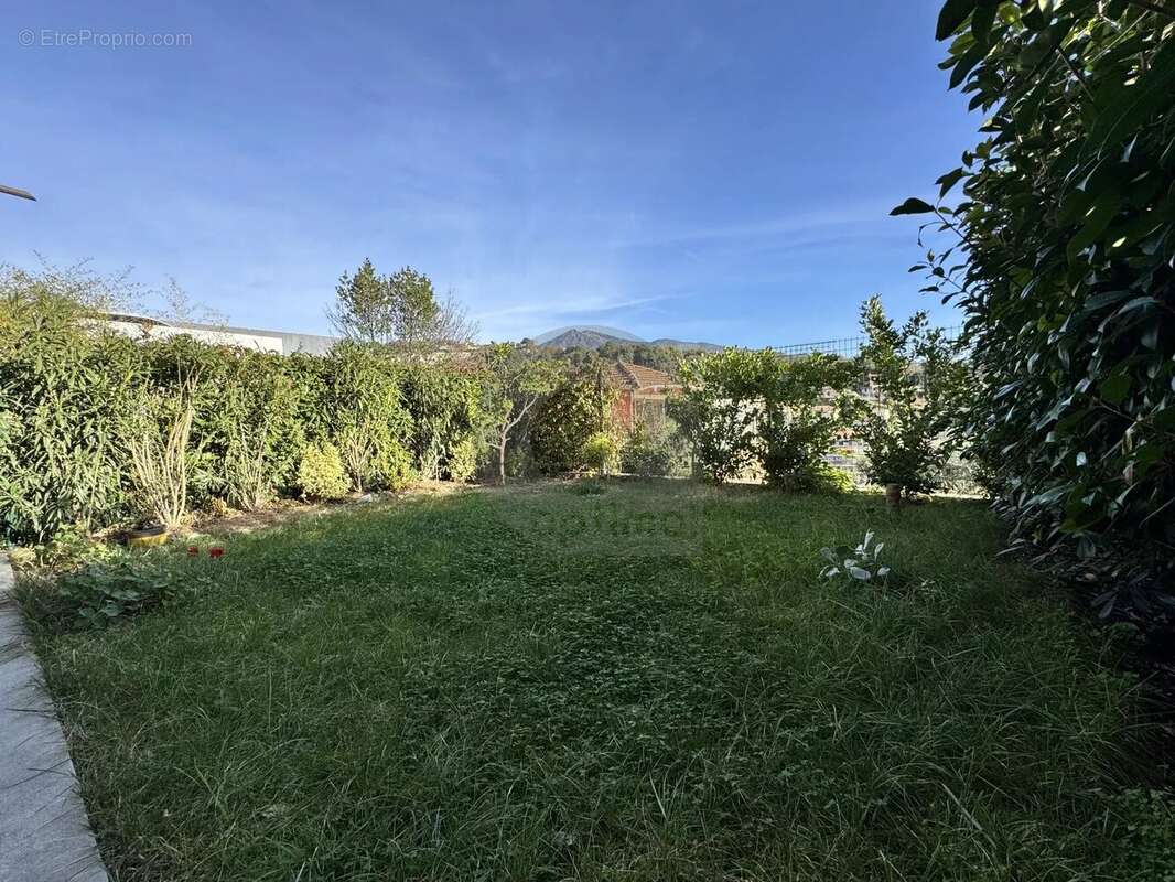 Appartement à ROQUEBRUNE-CAP-MARTIN