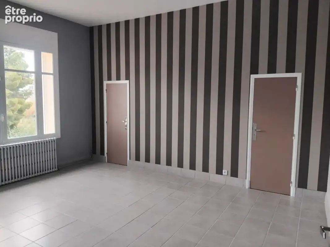 A vendre maison 8 pièces avec jardin, terrasse et vaste garage. - photo 6