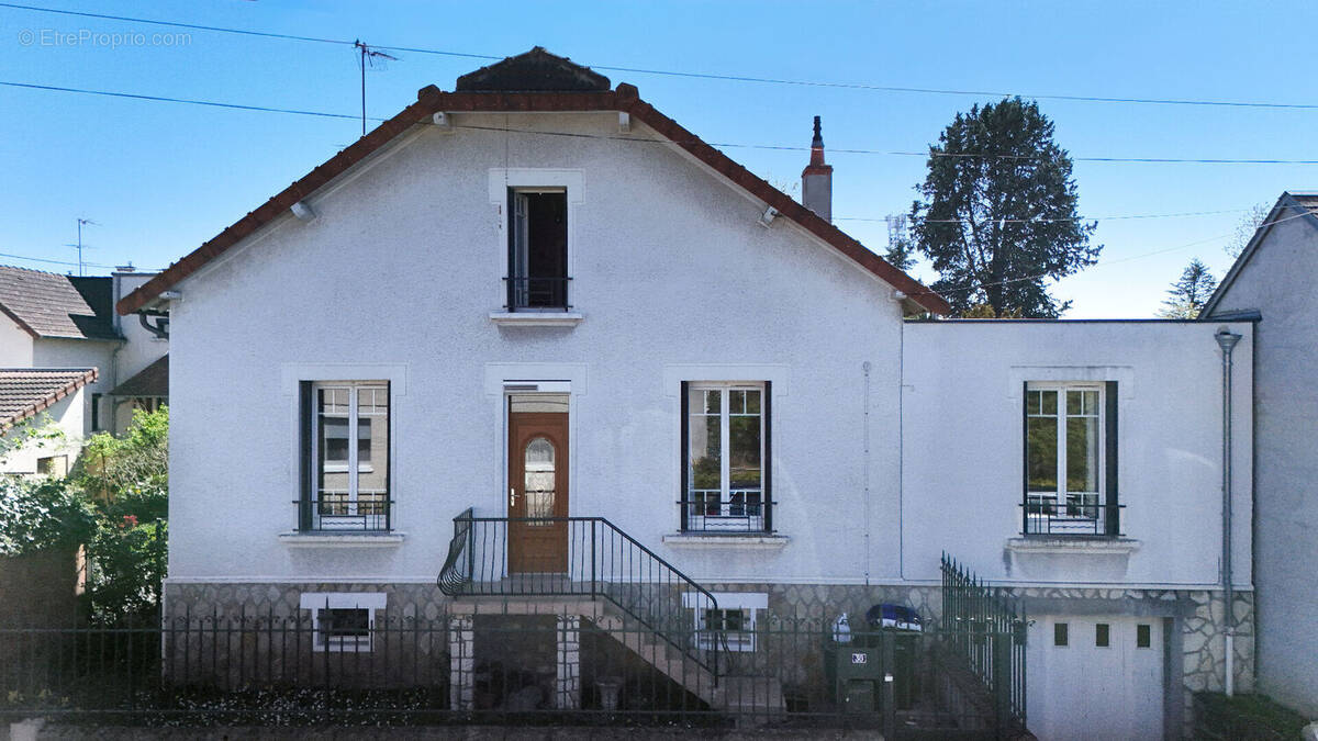 Maison à YZEURE