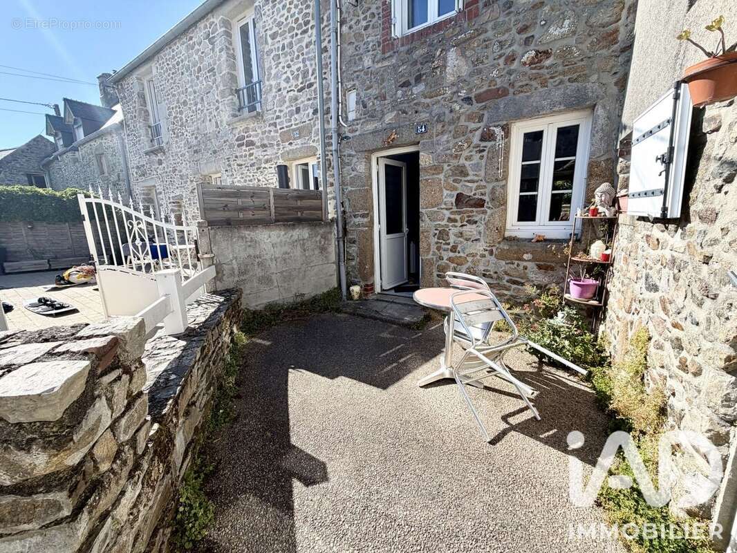 Maison 70 m² à Agon-Coutainville  - photo 2