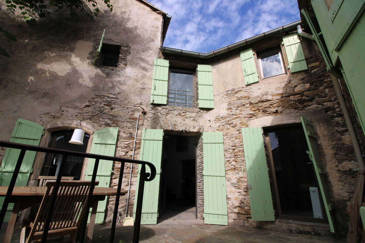 Maison à COLOMBIERES-SUR-ORB