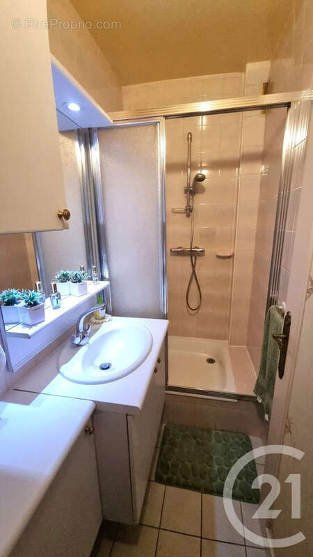 Appartement à SAINT-MAUR-DES-FOSSES