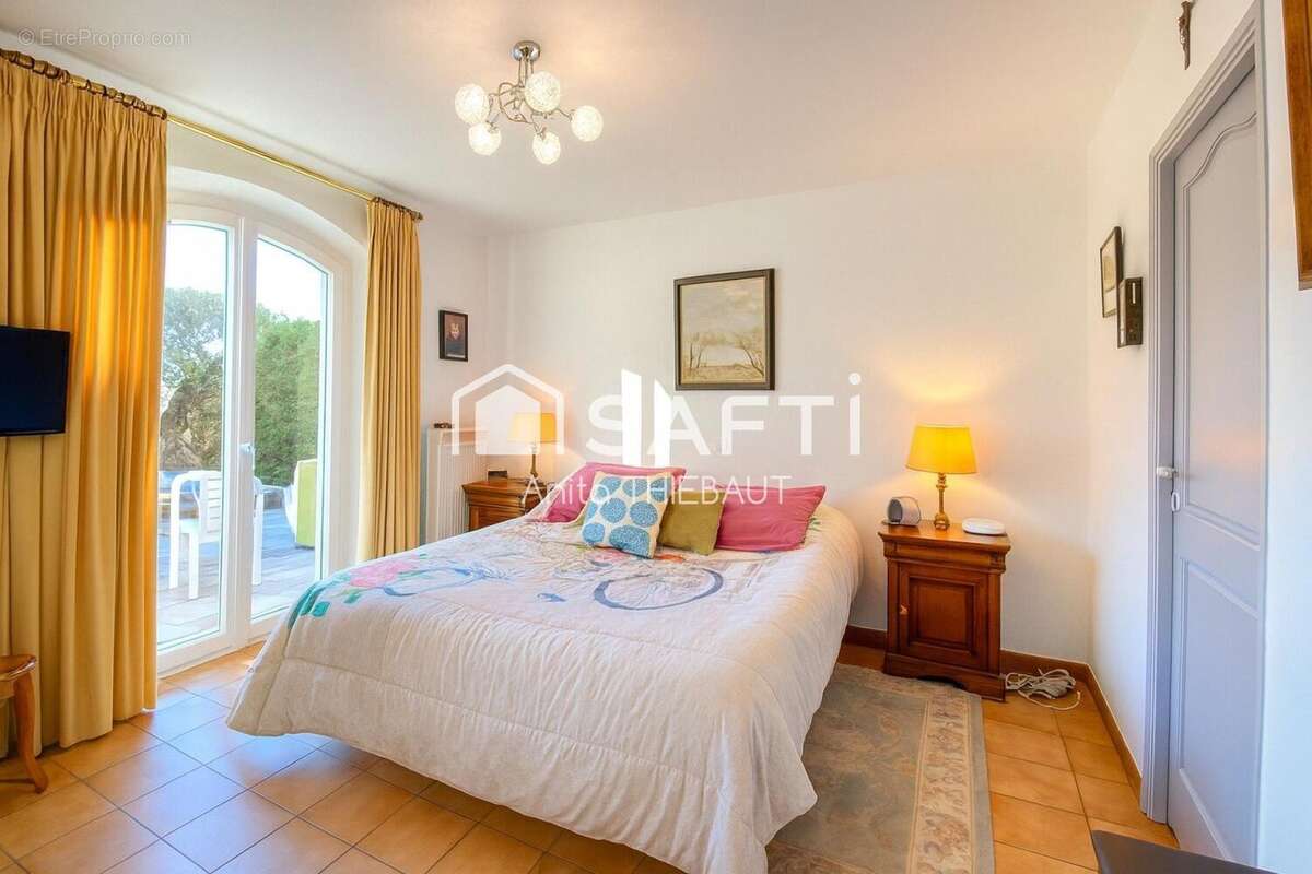 Photo 8 - Maison à FREJUS