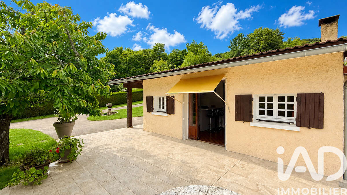 Maison 125 m² à Chaumot  - photo 2