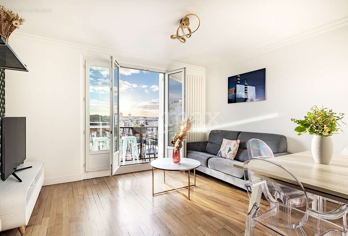 Appartement à COURBEVOIE