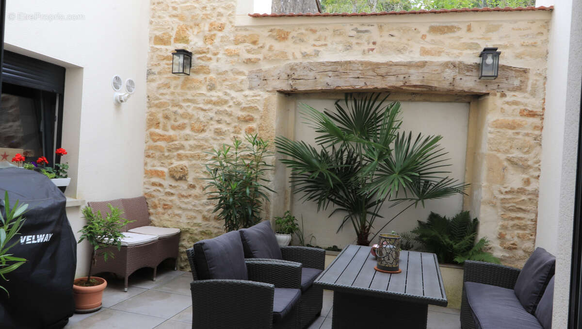 Maison à AUDUN-LE-TICHE