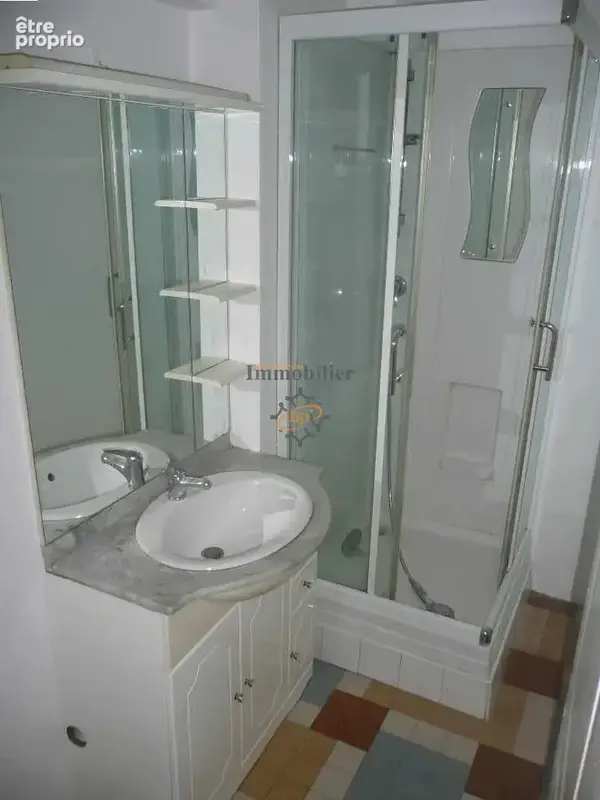 Vente  appartement T2 Equipé en 1er étage, secteur jardin public. - photo 7