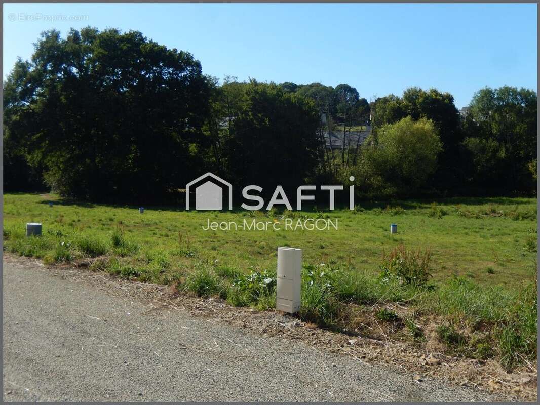 Photo 3 - Terrain à MONTREUIL-SOUS-PEROUSE