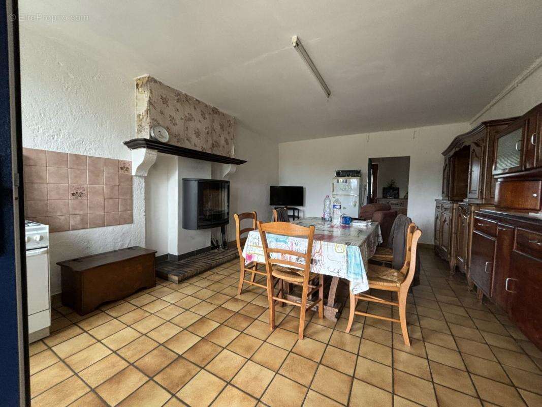 Maison à LOURDOUEIX-SAINT-PIERRE
