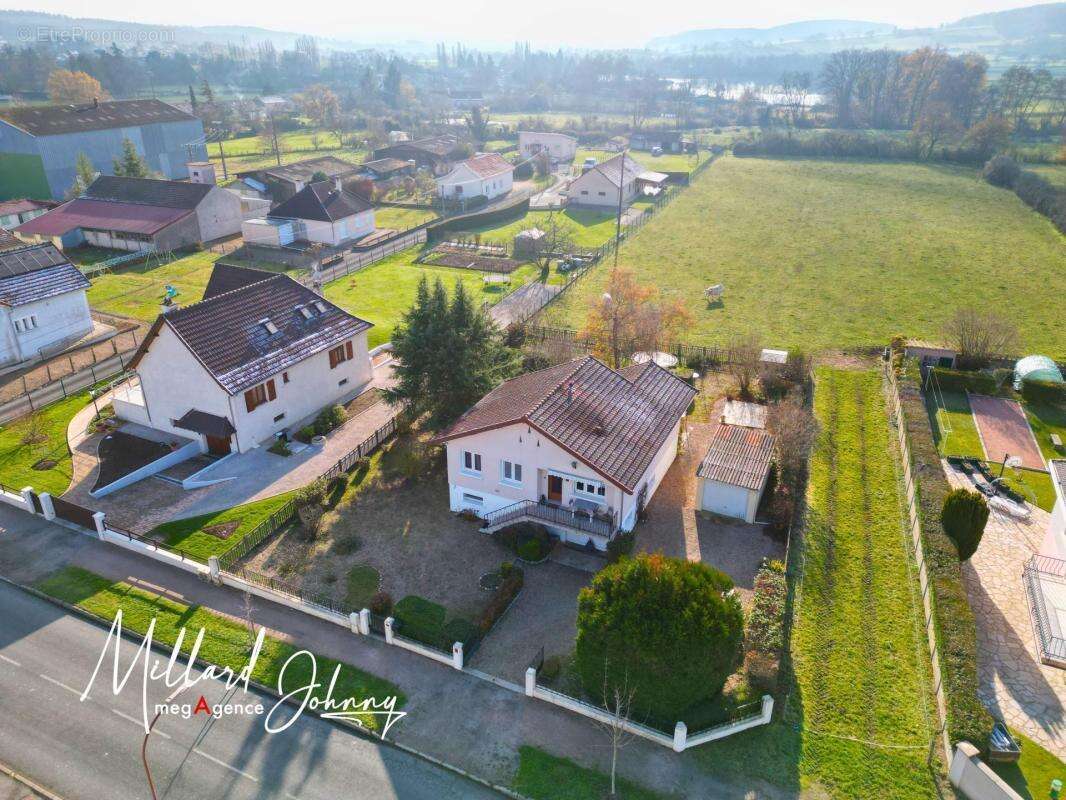 Maison à TOULON-SUR-ARROUX